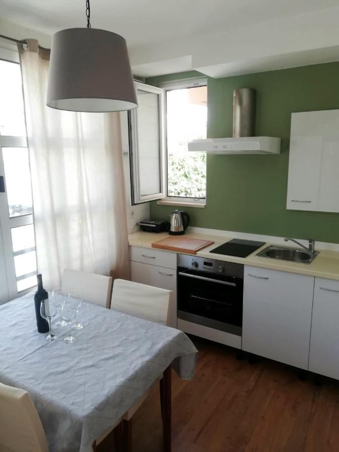 Apartmani Mistral Макарска Экстерьер фото