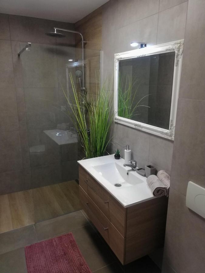 Apartmani Mistral Макарска Экстерьер фото