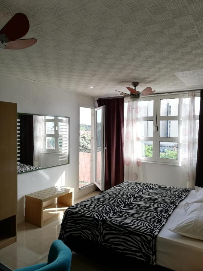 Apartmani Mistral Макарска Экстерьер фото
