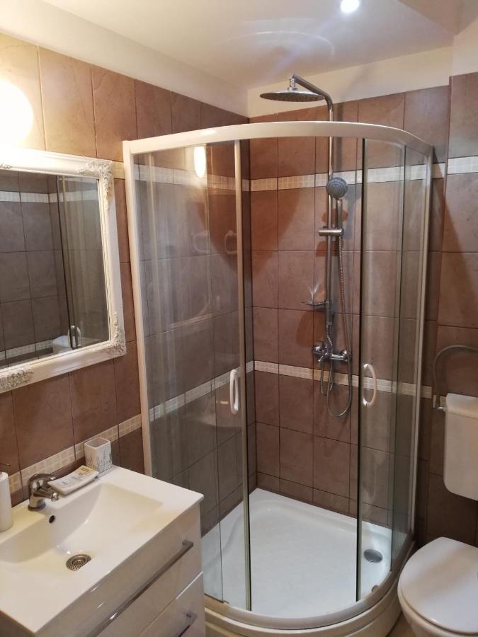 Apartmani Mistral Макарска Экстерьер фото