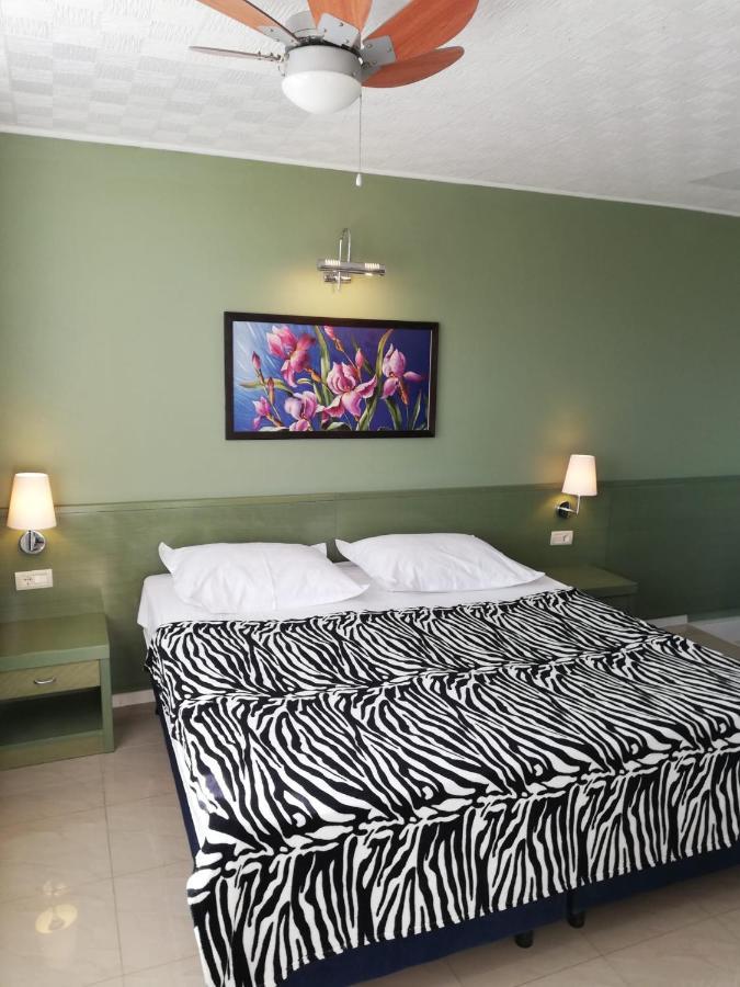 Apartmani Mistral Макарска Номер фото